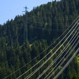 BKW prévoit d'importants investissements de 4 milliards de francs ces six prochaines années, dont la moitié en Suisse. (archives) KEYSTONE/JEAN-CHRISTOPHE BOTT